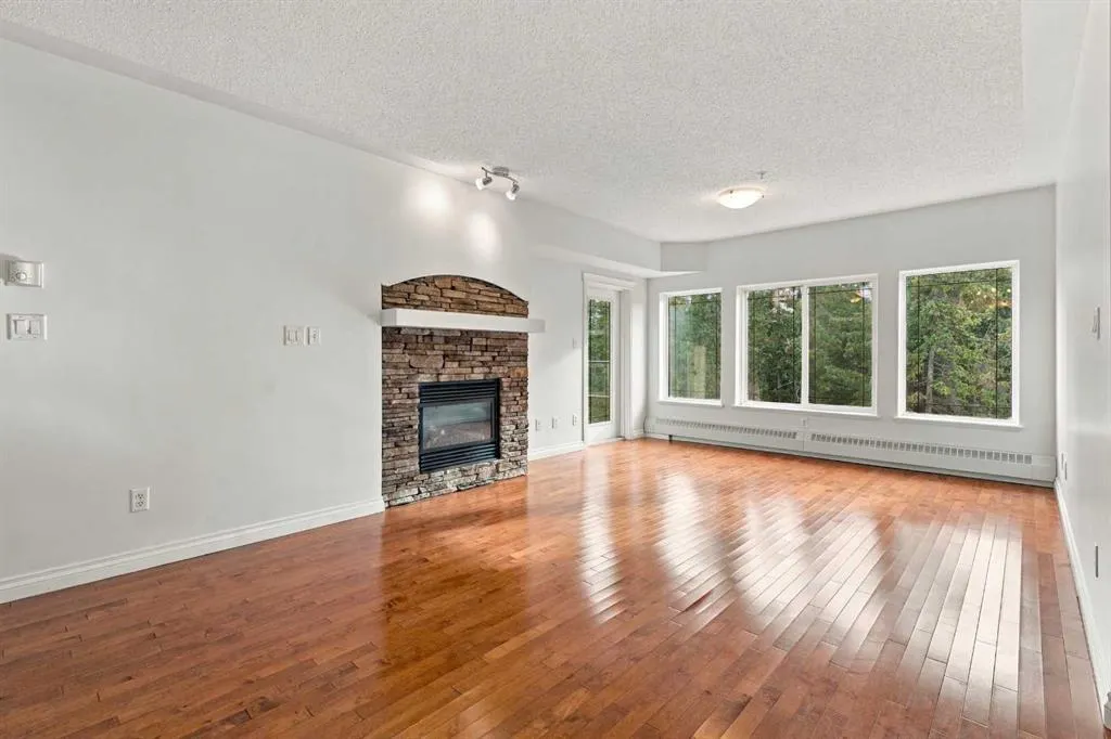 30 Discovery Ridge Close SW #305
