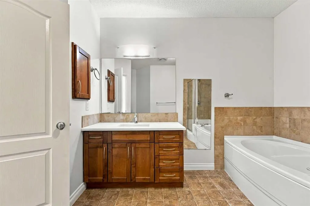 30 Discovery Ridge Close SW #305