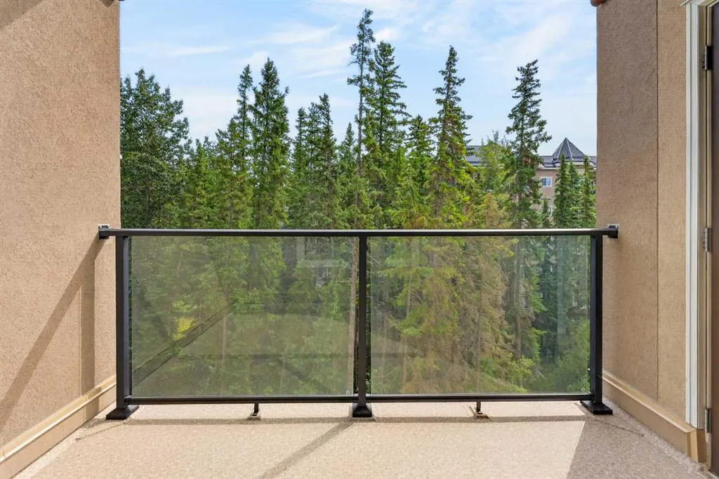 30 Discovery Ridge Close SW #305