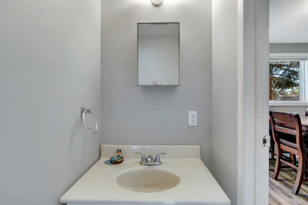 203 Lynnview Road SE #81