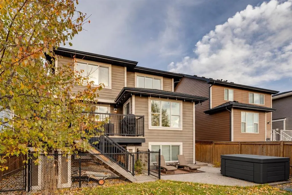 64 Cranbrook Crescent SE