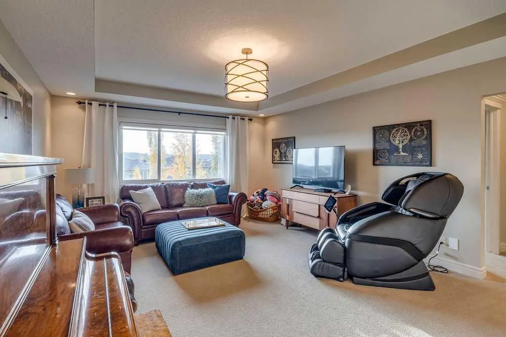 64 Cranbrook Crescent SE