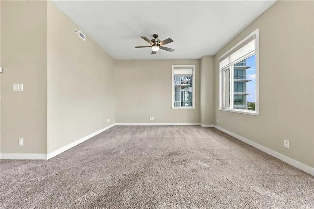 24 Varsity Estates Circle NW #502