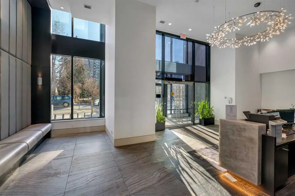310 12 Avenue SW #1902