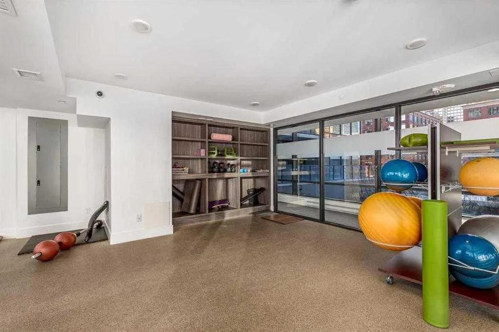 310 12 Avenue SW #1902