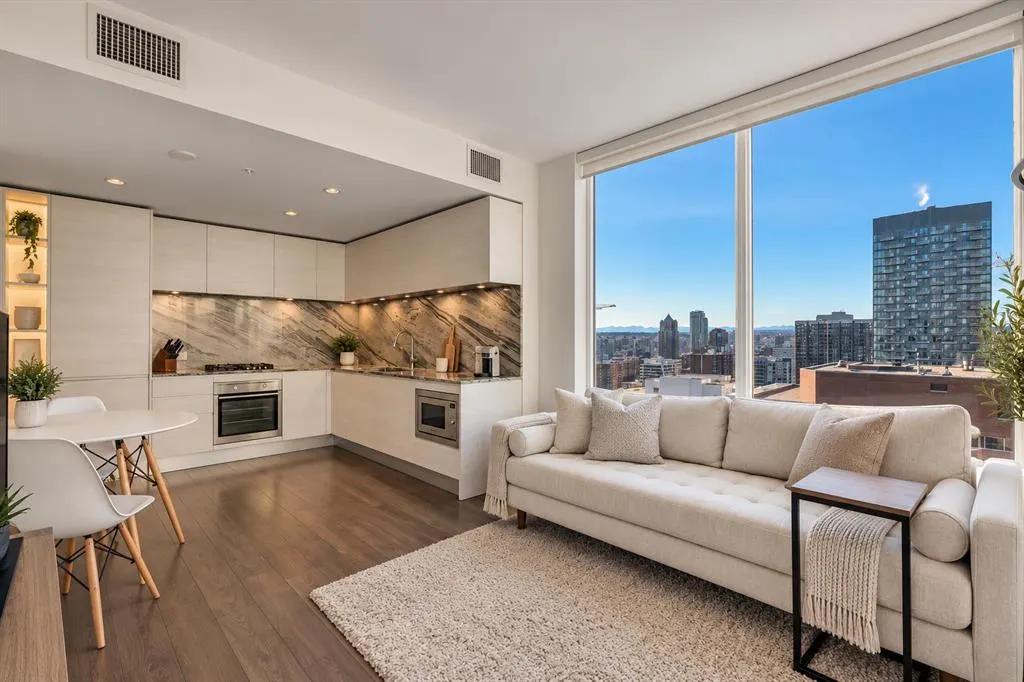 310 12 Avenue SW #1902