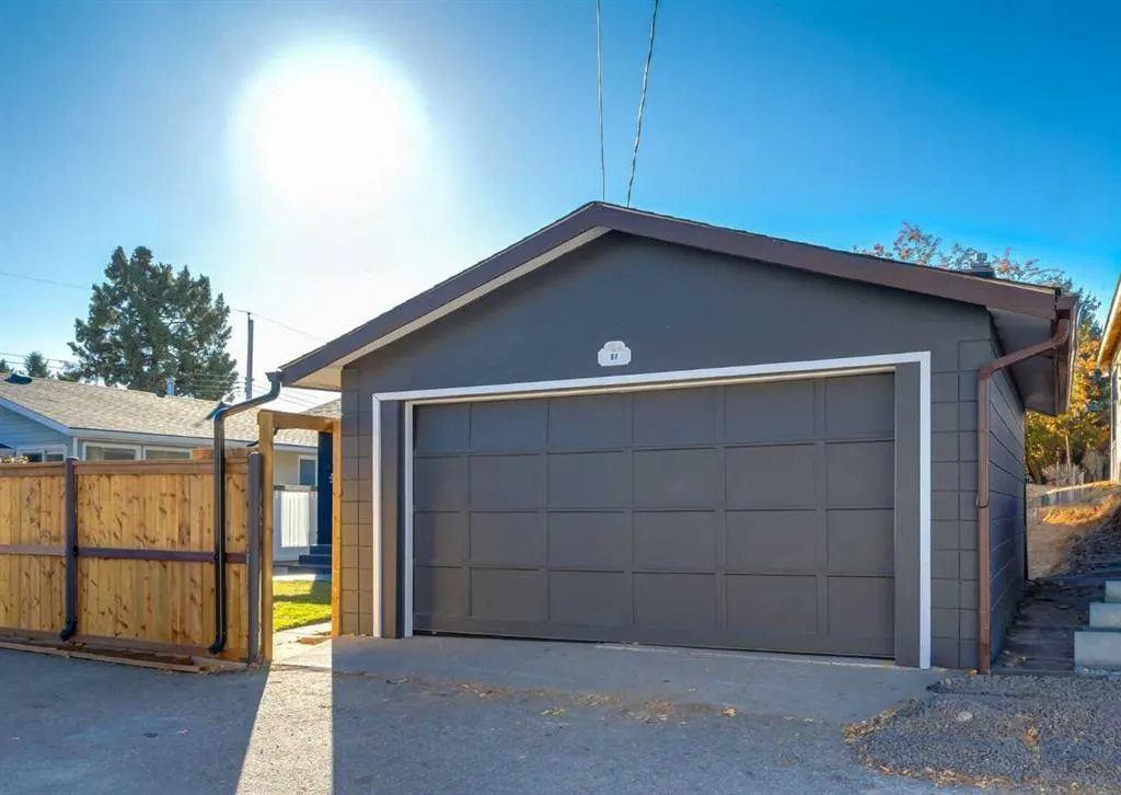 67 Alderwood Close SE