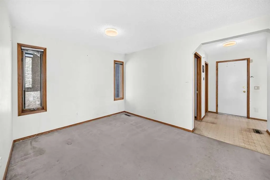66 Harvest Oak Crescent NE