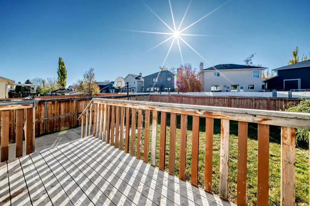 66 Harvest Oak Crescent NE