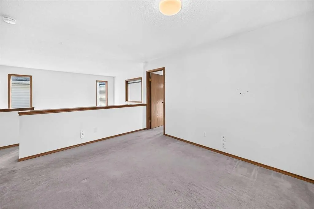 66 Harvest Oak Crescent NE