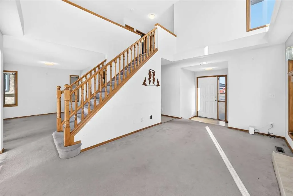 66 Harvest Oak Crescent NE