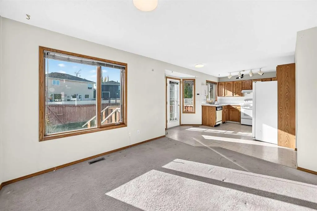 66 Harvest Oak Crescent NE