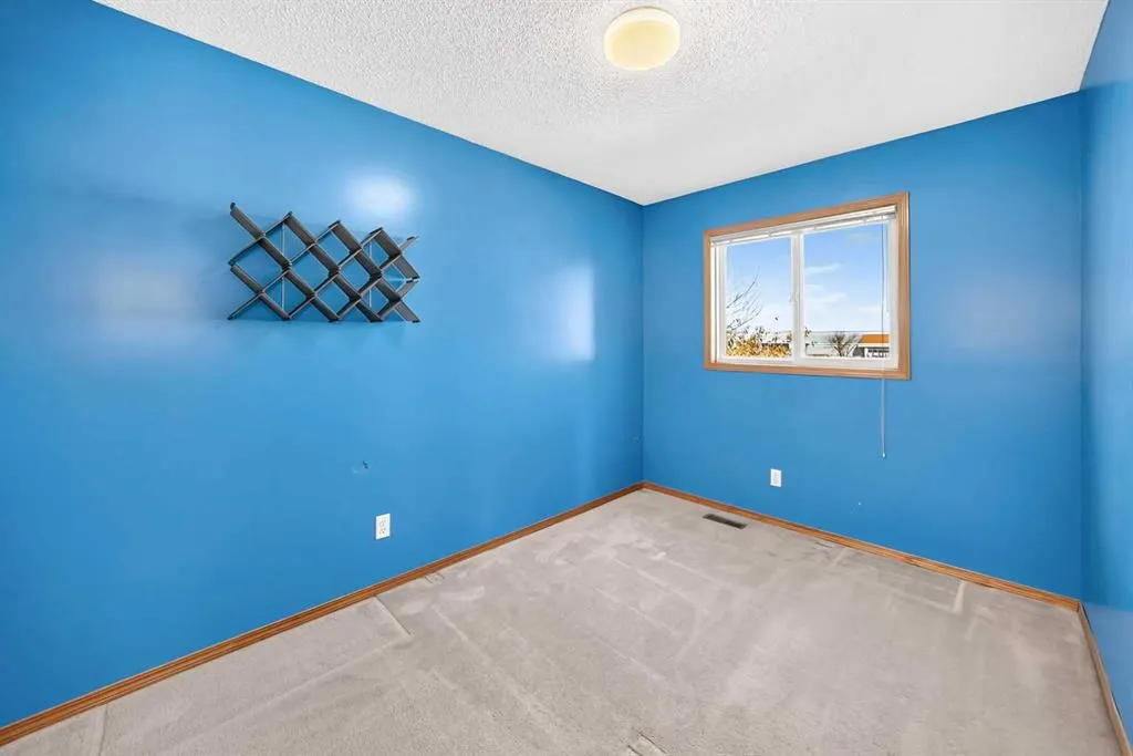 66 Harvest Oak Crescent NE