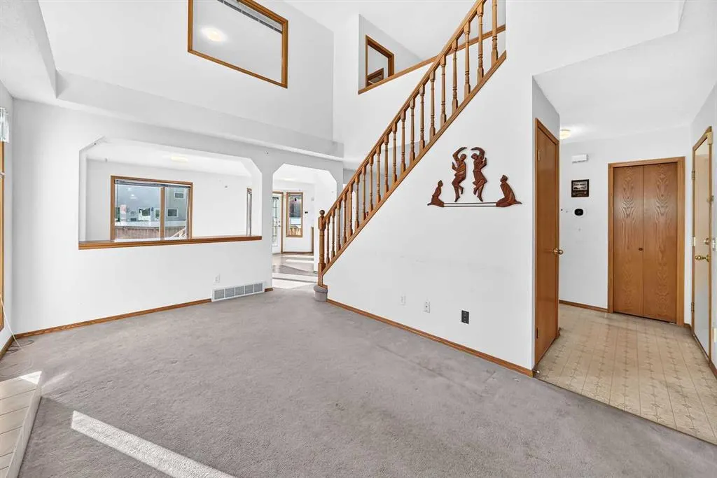 66 Harvest Oak Crescent NE