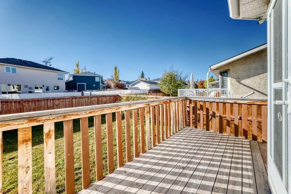 66 Harvest Oak Crescent NE