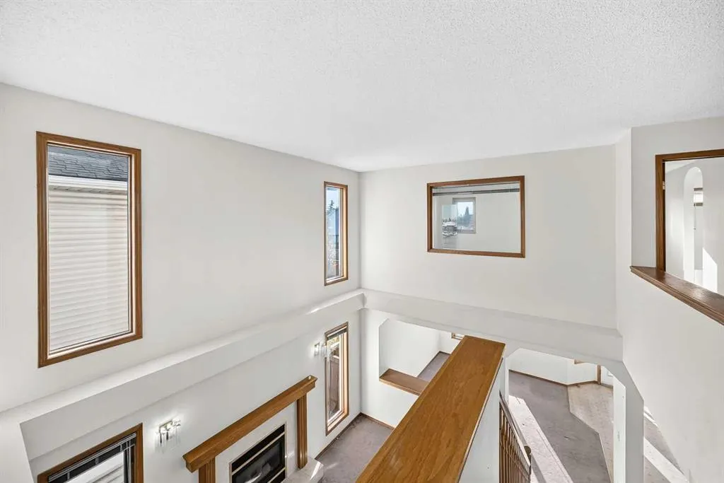 66 Harvest Oak Crescent NE