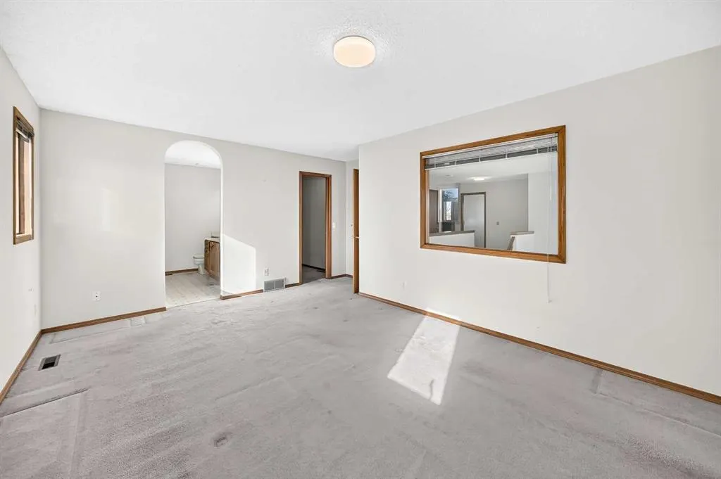 66 Harvest Oak Crescent NE