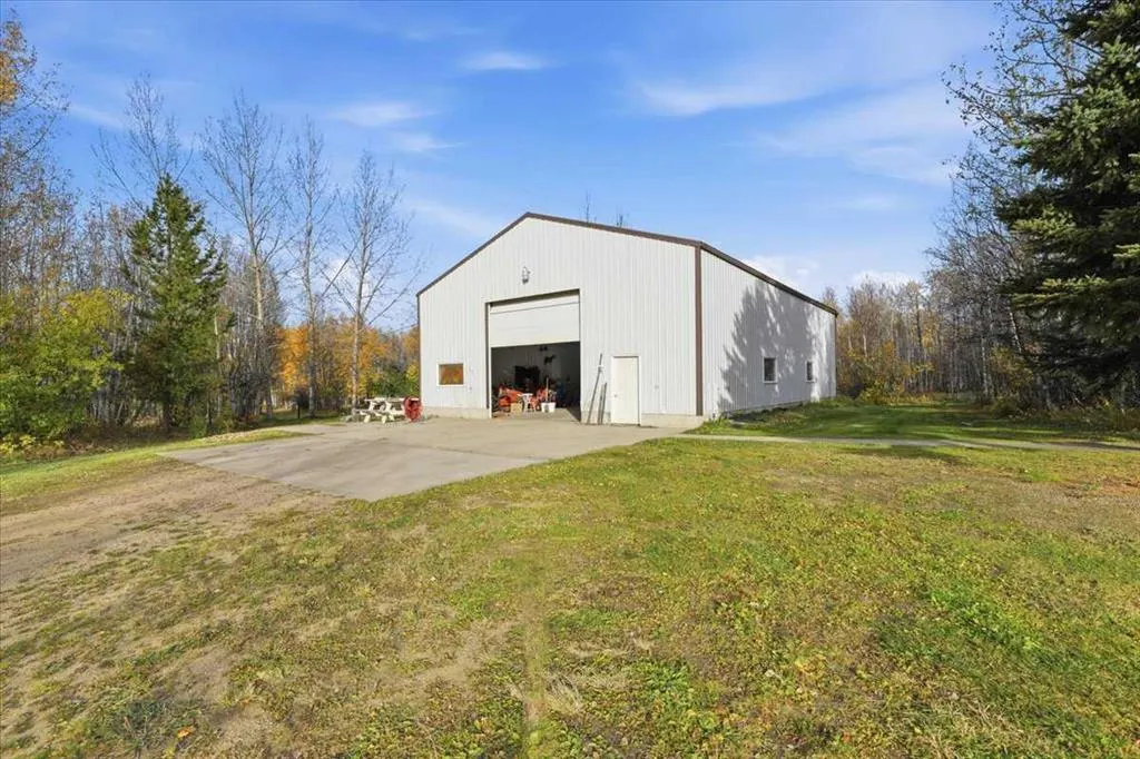 472004 & 472006 RGE ROAD 32