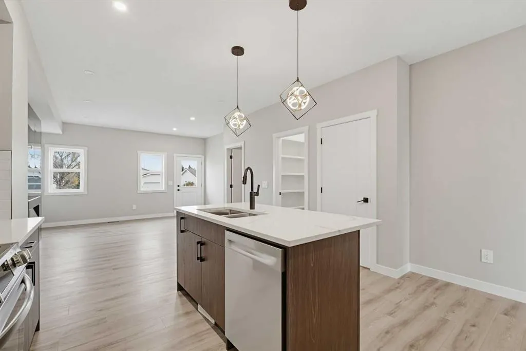 4353 61st Ave Innisfail