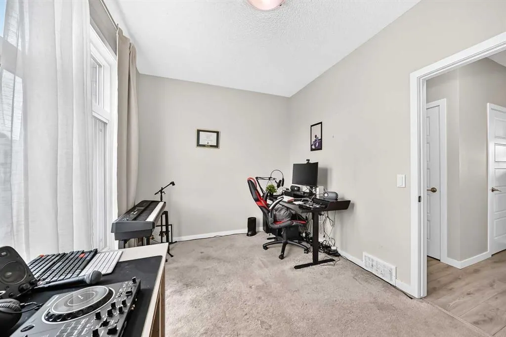 329 Seton Circle SE