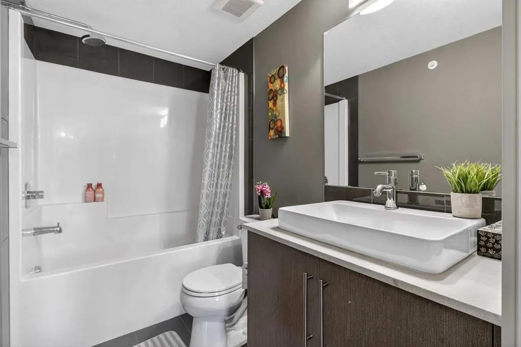 302 Skyview Ranch Drive NE #4403