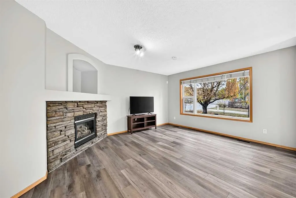 140 Everstone Way SW