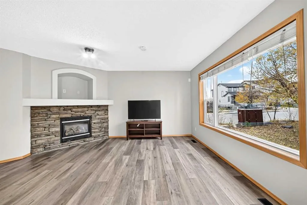 140 Everstone Way SW