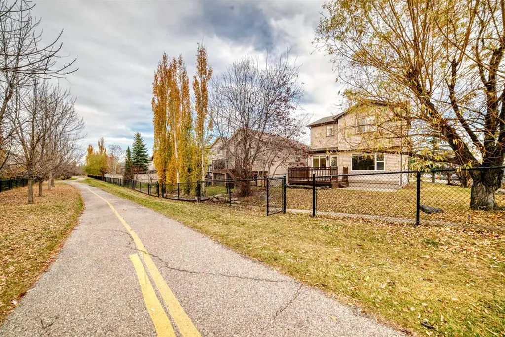 140 Everstone Way SW