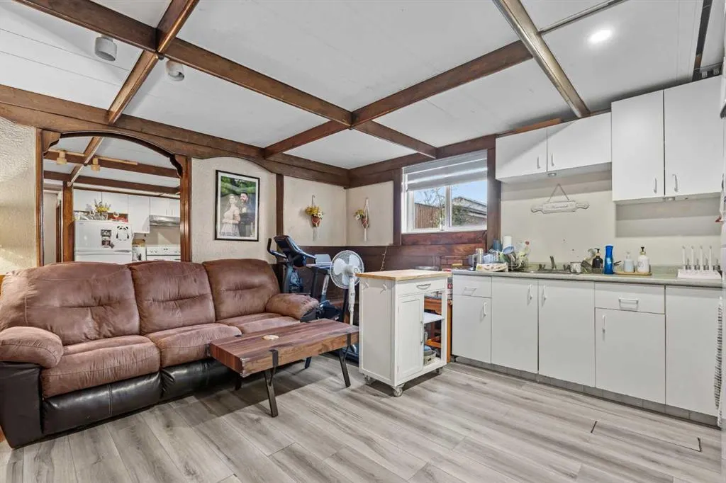 32 Castleglen Court NE
