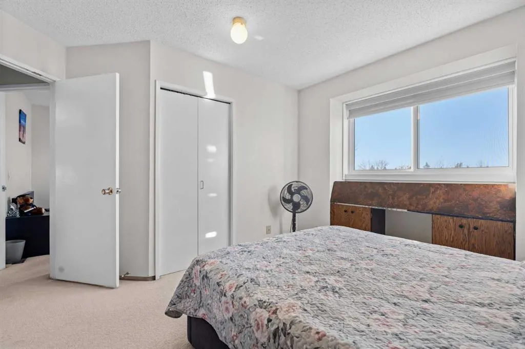 32 Castleglen Court NE