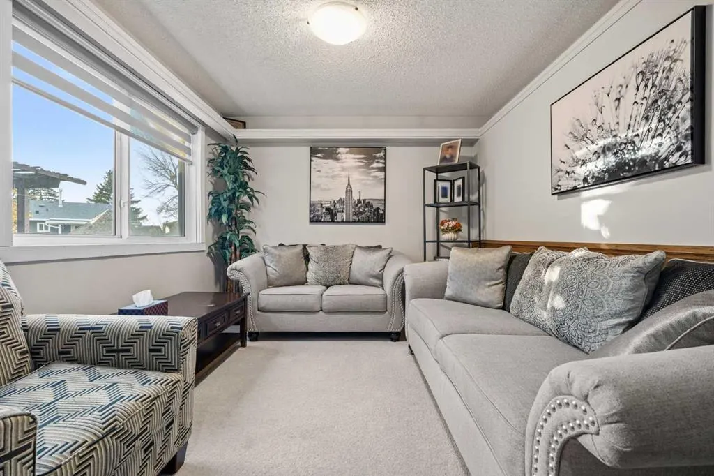 32 Castleglen Court NE