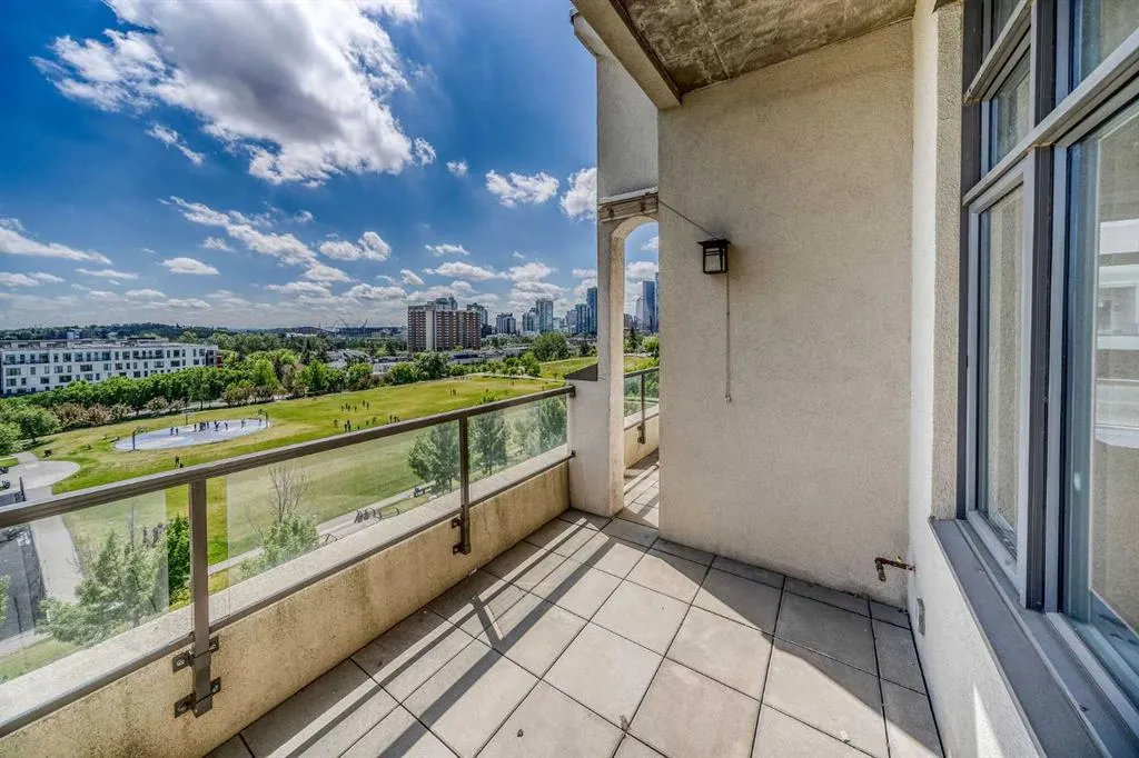 950 Centre Avenue NE #619