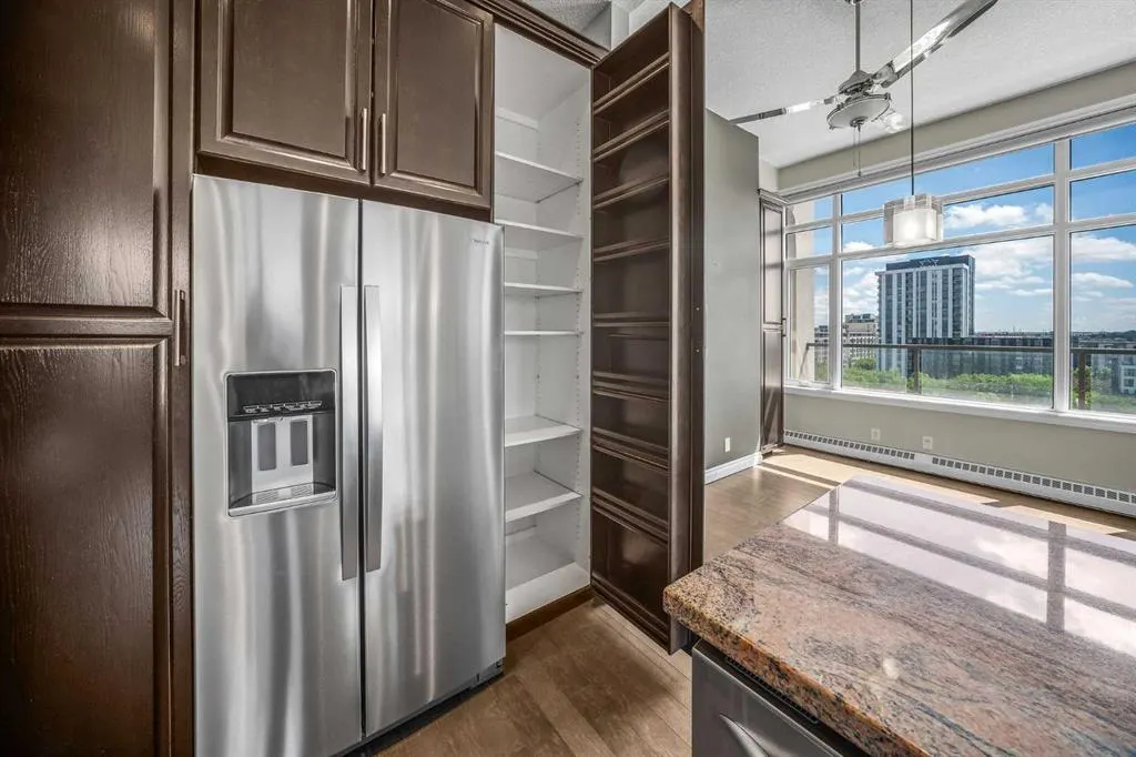 950 Centre Avenue NE #619