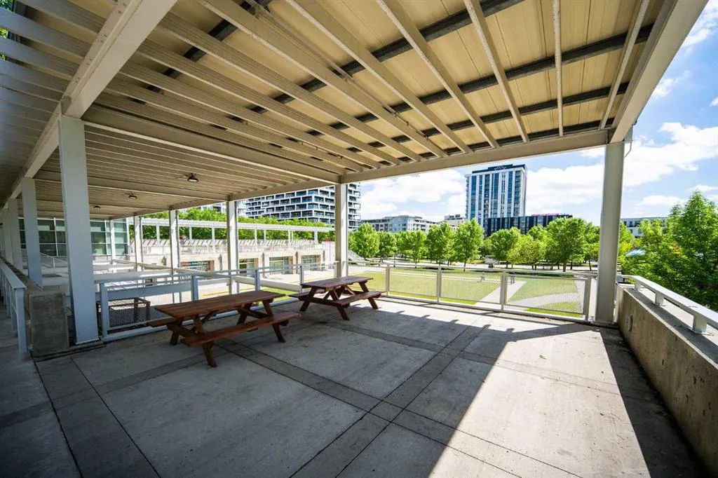 950 Centre Avenue NE #619