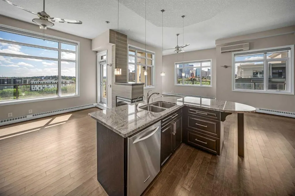 950 Centre Avenue NE #619