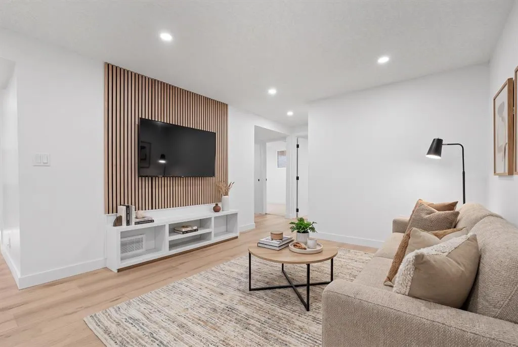 423 Queen Anne Way SE