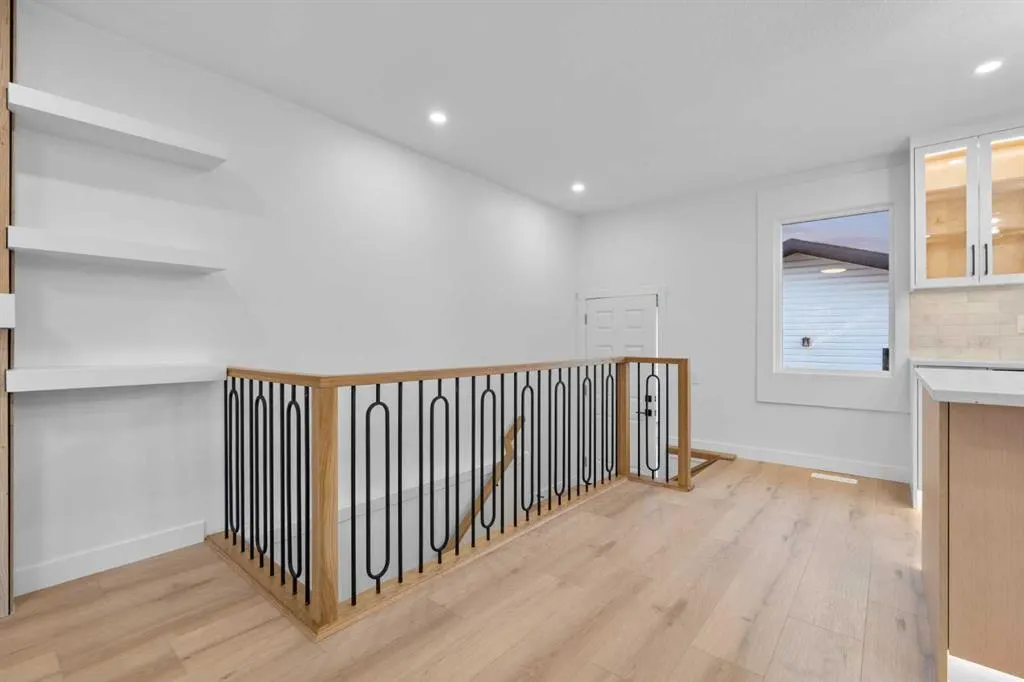 423 Queen Anne Way SE