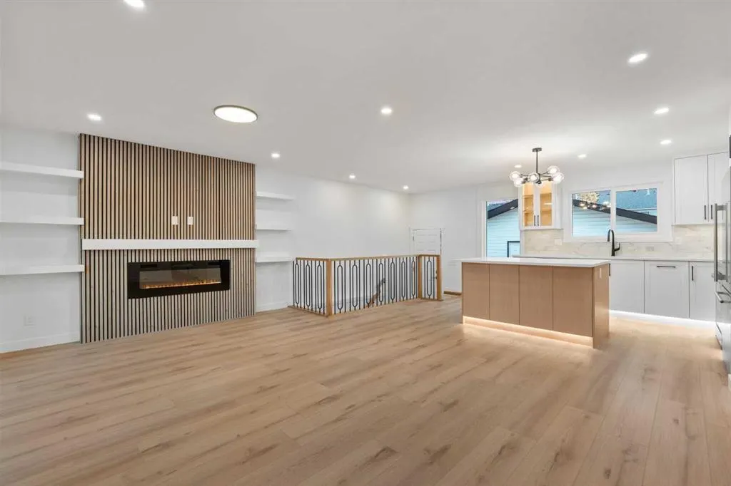 423 Queen Anne Way SE