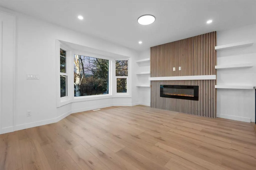 423 Queen Anne Way SE