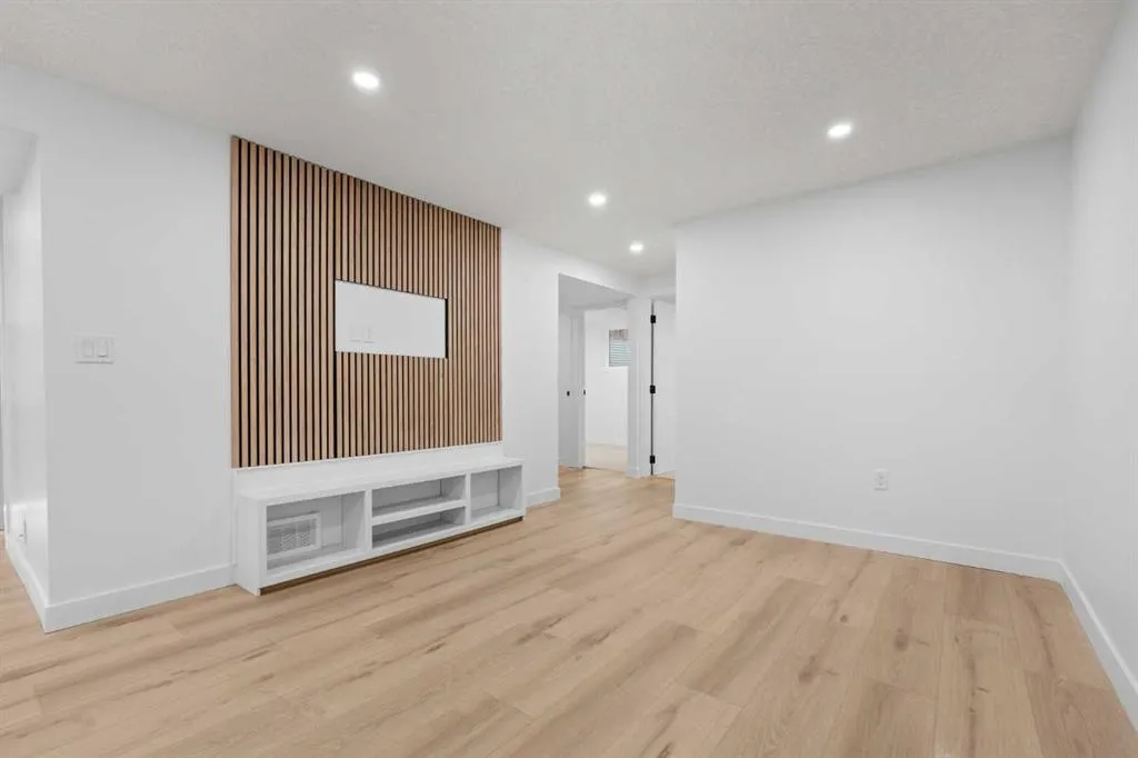 423 Queen Anne Way SE