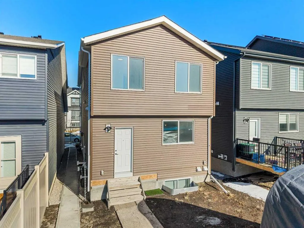 218 Aquila Way NW