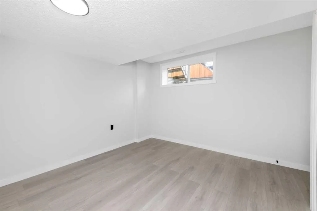 92 Taralake Park NE