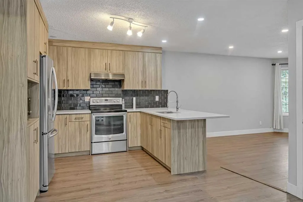 212 Coral Springs Circle NE
