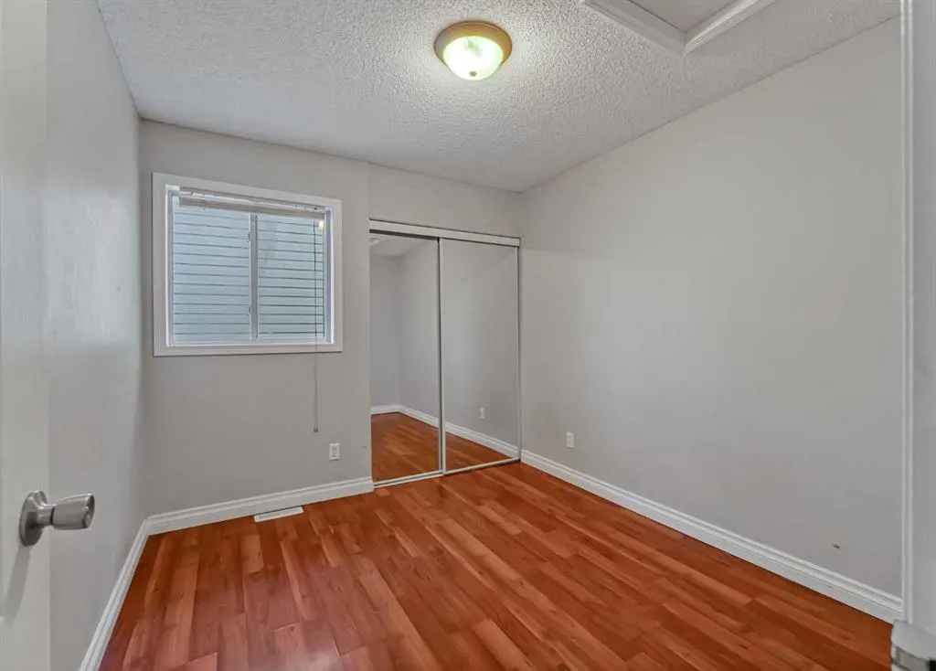 212 Coral Springs Circle NE