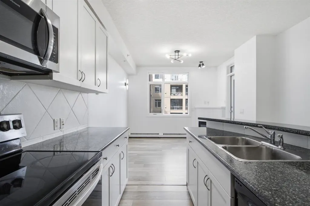 930 Centre Avenue NE #438