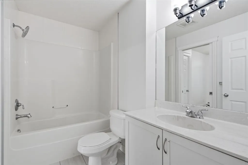 930 Centre Avenue NE #438