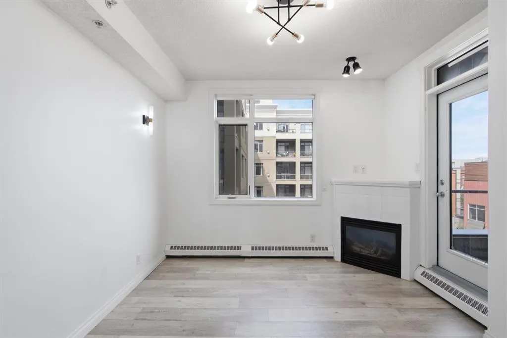 930 Centre Avenue NE #438