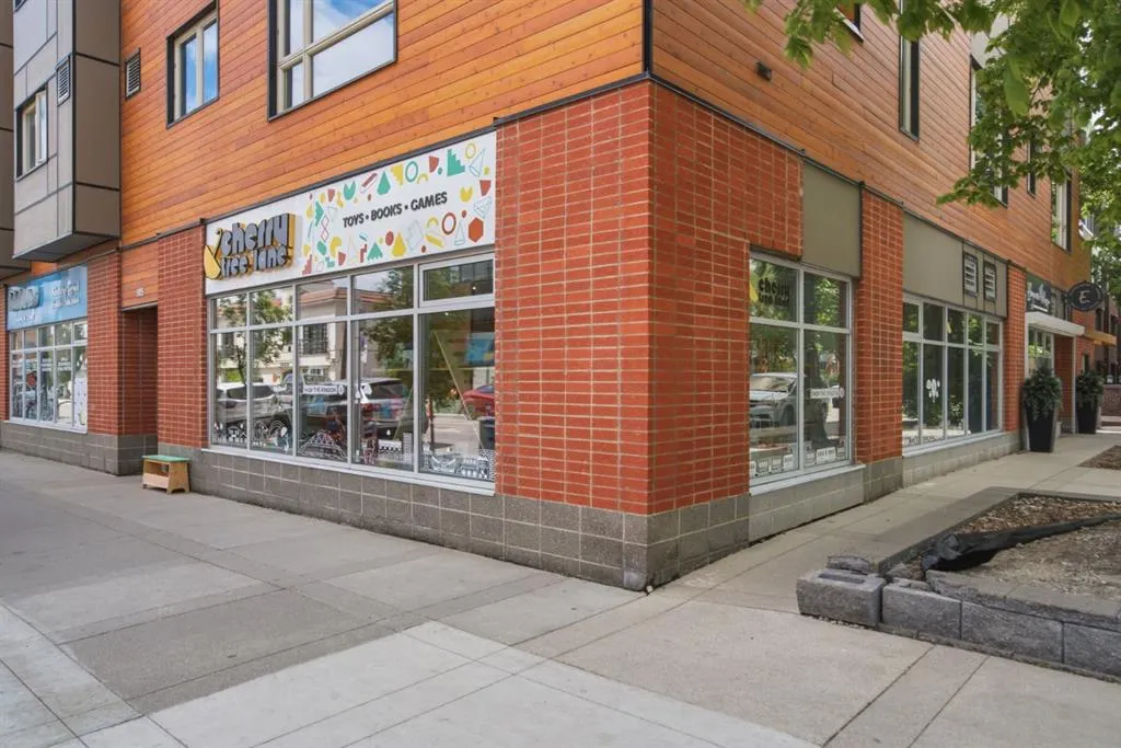 930 Centre Avenue NE #438