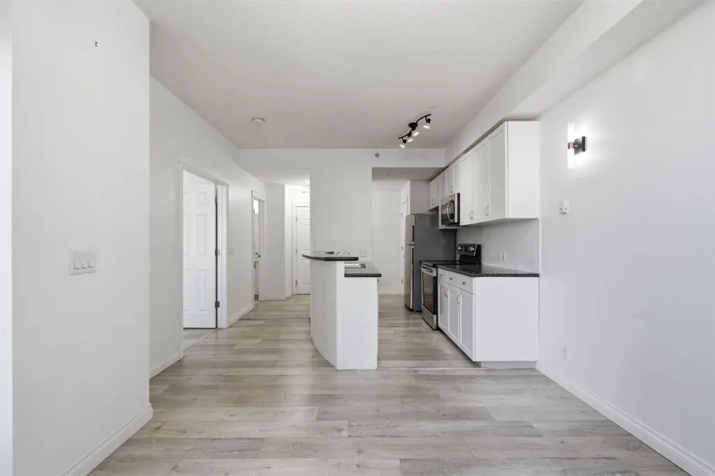 930 Centre Avenue NE #438