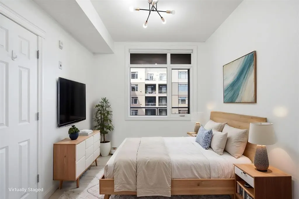 930 Centre Avenue NE #438